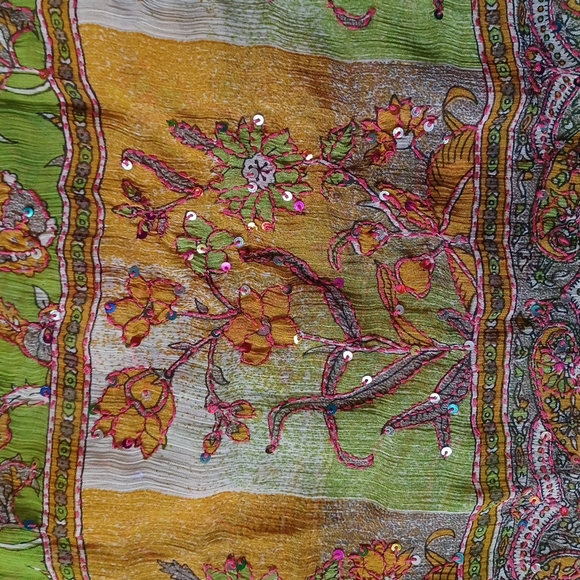 Chartreuse Green Floral & Sequin Sari Wrap - Picture 5 of 9